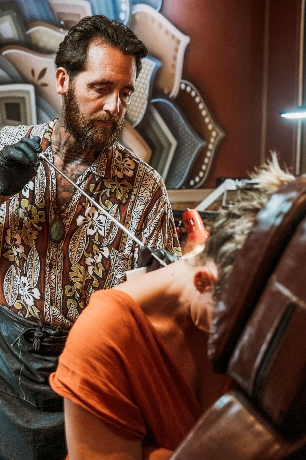 Handpoke & Bamboo Tattoo: techniek, pijn, genezing en houdbaarheid